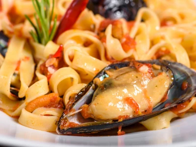 Pasta con Mejillones y Gambas