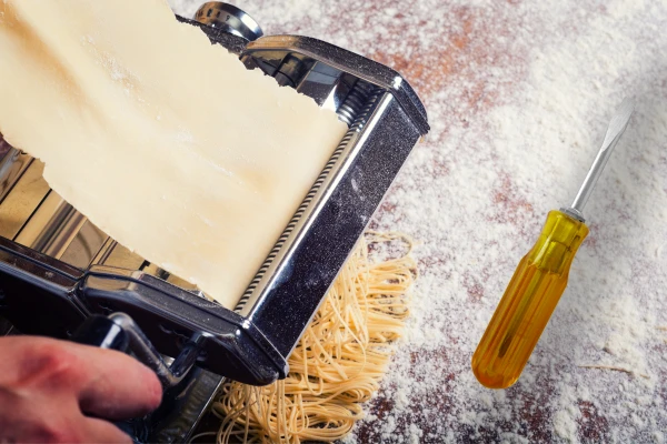 limpieza de maquina para hacer pasta