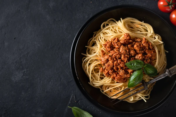 Receta de Espaguetis a la Boloñesa (usando máquina de pasta fresca)